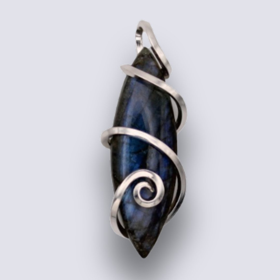 Labradorite Marquise Pendant - Arborvitae Designs